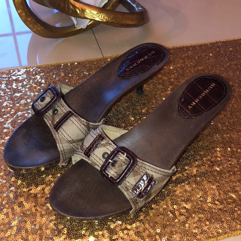 👠 Burberry Heels